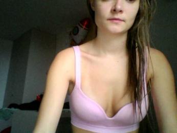 HappyEmily webcam model stream image