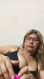 Martina_Iguazu webcam model stream image
