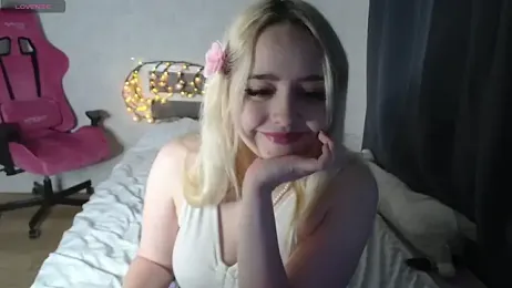 ScallyMilana webcam model stream image