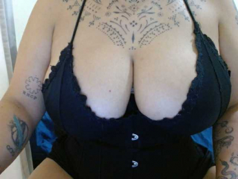 Lilithfire webcam model stream image