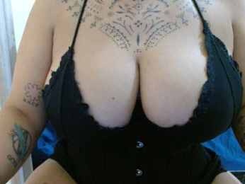 Lilithfire webcam bongacams model stream image