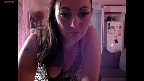 AdorahB3ll3 webcam model stream image
