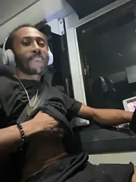 Pleasure_Overlord webcam model stream image