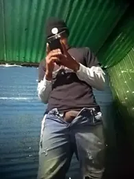 spittingpig1 webcam model stream image