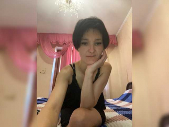 KarinsaCherry webcam bongacams model stream image