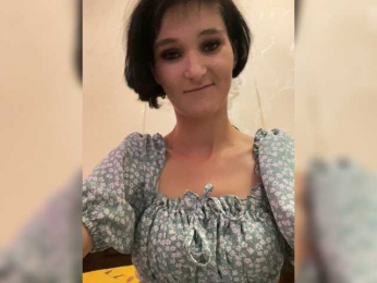 KarinsaCherry webcam model stream image