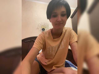 KarinsaCherry webcam model stream image