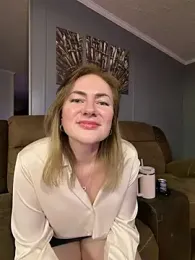 cubedmirror81 webcam model stream image