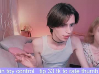 kira_long webcam model stream image