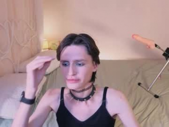 kira_long webcam model stream image