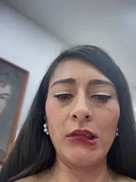 _Bella-Office1 webcam model stream image