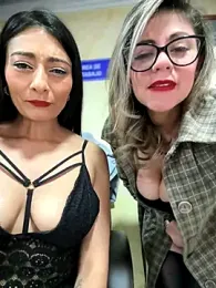 _Bella-Office1 webcam model stream image