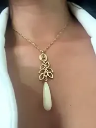 _Bella-Office1 webcam model stream image