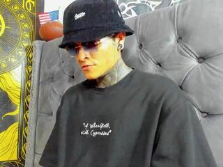 Raymond Courtois webcam model stream image