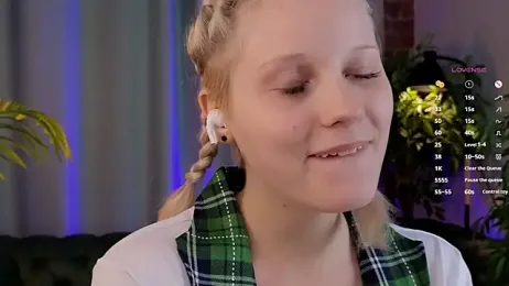 ShineJoan webcam model stream image