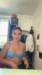 Lola01_ webcam model stream image