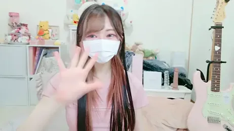 Megu-mimi webcam model stream image