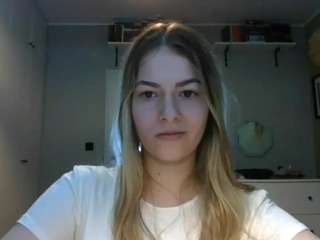 rosiejune webcam model stream image