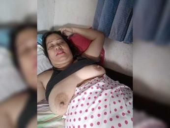 jelyn87 webcam bongacams model stream image