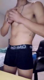 Leonroots webcam model stream image