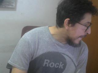 Guiverno webcam flirt4free model stream image