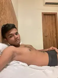 Dazzling_dude webcam model stream image