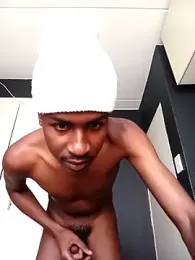 flyyestkiing webcam stripchat model stream image