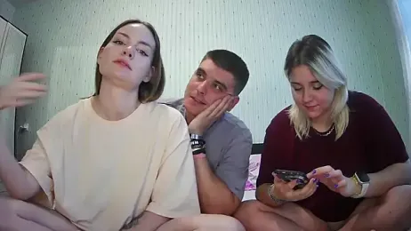 DivineTrio webcam model stream image