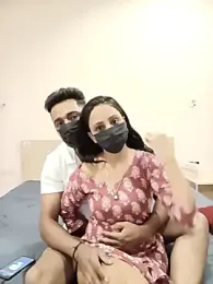 HOTTPOOJAA webcam model stream image