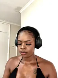 LuciousLips96 webcam model stream image