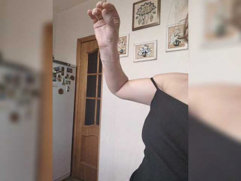 Good-woman webcam model stream image