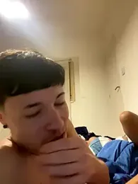 Gayunidos webcam model stream image