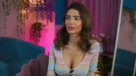 TheAyana webcam model stream image