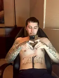 JuicyJoshy webcam model stream image
