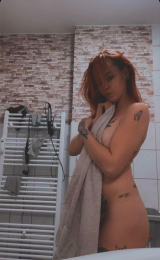 Hotmilf37 webcam model stream image