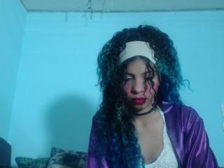 Petite Ariana webcam model stream image