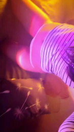 Aloneathome22 webcam model stream image