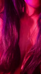 Aloneathome22 webcam model stream image
