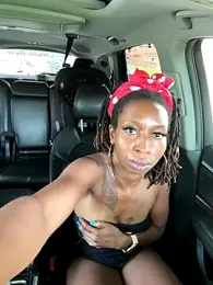 LeyaHoneybuns webcam model stream image