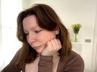 Kira Flourney webcam model stream image