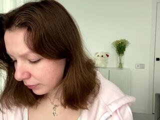 Kira Flourney webcam model stream image