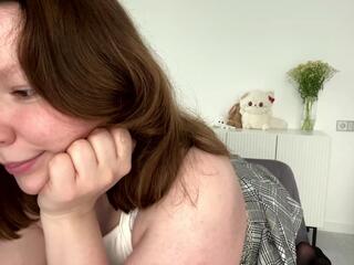 Kira Flourney webcam model stream image