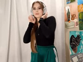 nadinenovosel webcam model stream image
