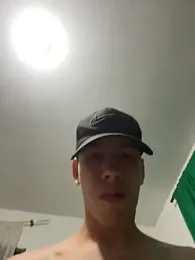 noah_kinderknecht webcam model stream image