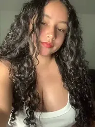 CurlyGirl_1 webcam model stream image