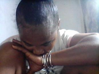 ciennezah webcam bongacams model stream image