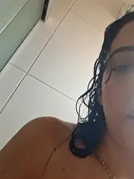 Flora-latin-girl webcam stripchat model stream image