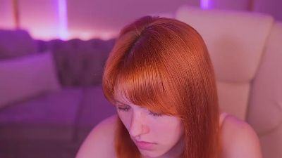 VikkyLoveRed webcam model stream image