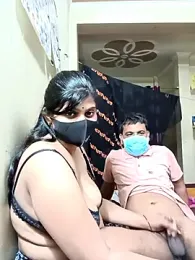 Reena_couple502 webcam model stream image