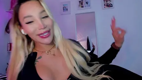 _viioletweekend_ webcam model stream image